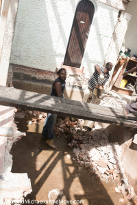 Clearing the rubble out of the cistern was a 4 man job. 2 men shoveling and lifting rubble ...
